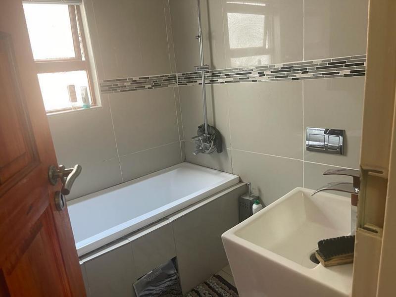 3 Bedroom Property for Sale in Glenvista Gauteng