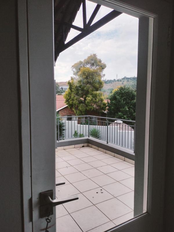 2 Bedroom Property for Sale in Oakdene Gauteng