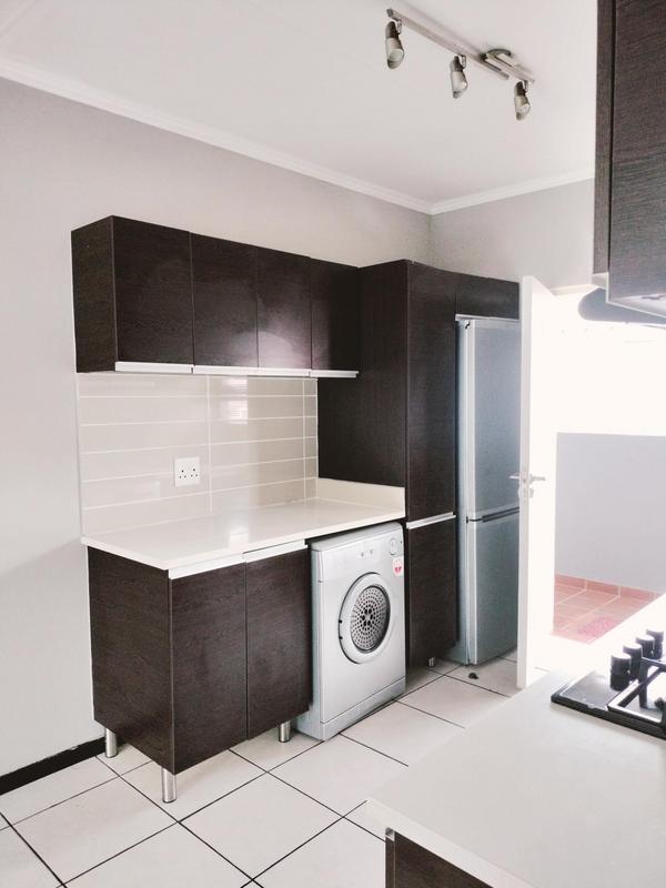 2 Bedroom Property for Sale in Oakdene Gauteng