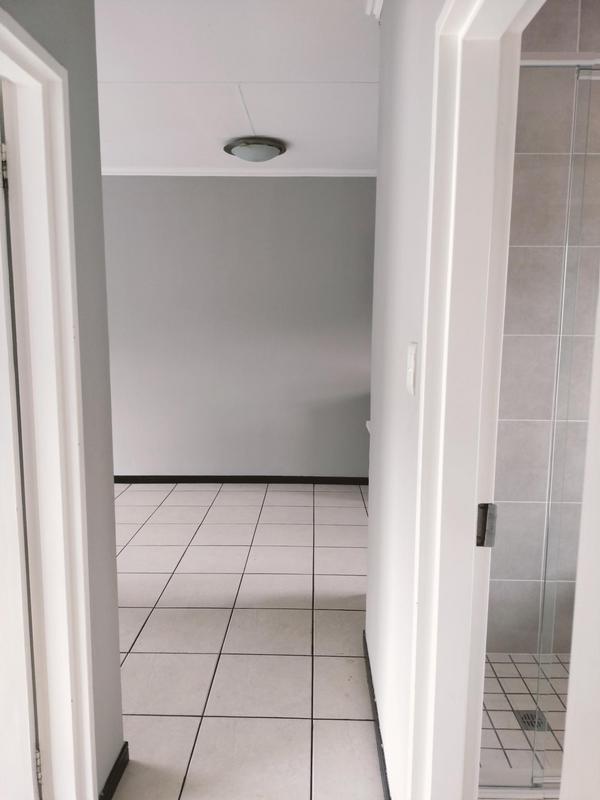 2 Bedroom Property for Sale in Oakdene Gauteng