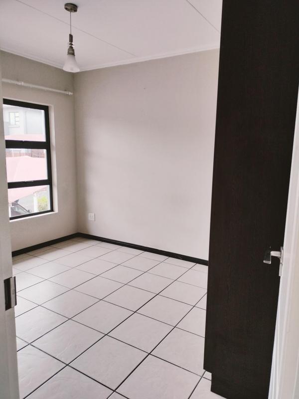 2 Bedroom Property for Sale in Oakdene Gauteng