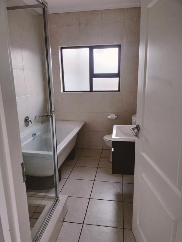 2 Bedroom Property for Sale in Oakdene Gauteng