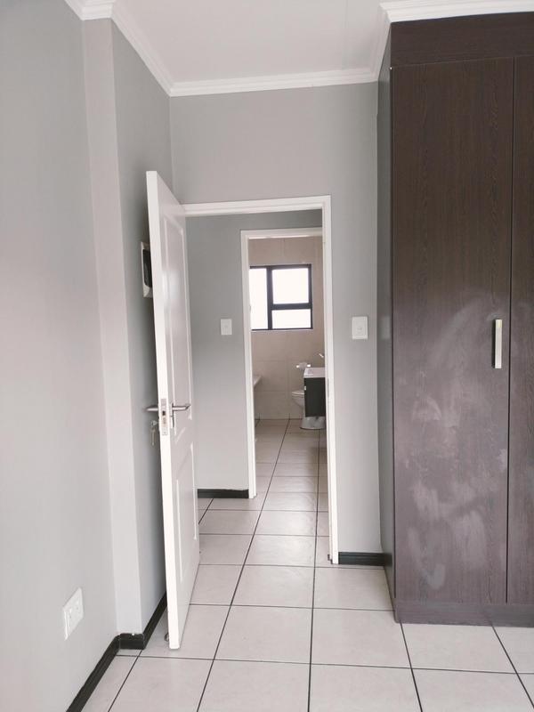 2 Bedroom Property for Sale in Oakdene Gauteng