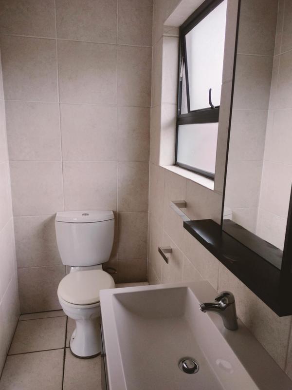 2 Bedroom Property for Sale in Oakdene Gauteng