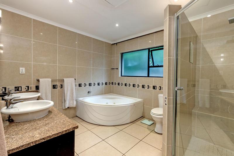 4 Bedroom Property for Sale in Fourways Gardens Gauteng