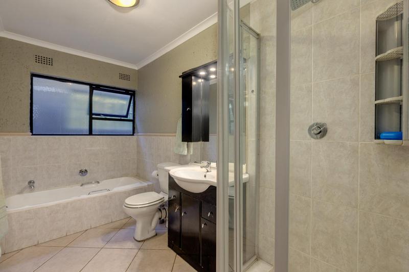 4 Bedroom Property for Sale in Fourways Gardens Gauteng