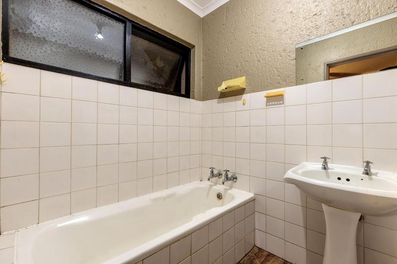 4 Bedroom Property for Sale in Fourways Gardens Gauteng