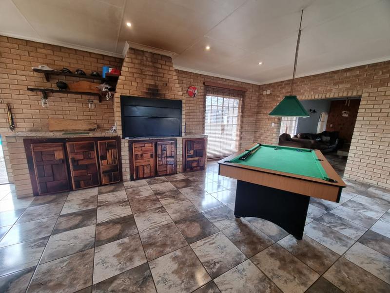 4 Bedroom Property for Sale in Brackenhurst Gauteng