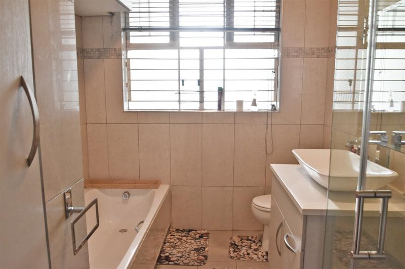 2 Bedroom Property for Sale in Melrose Gauteng