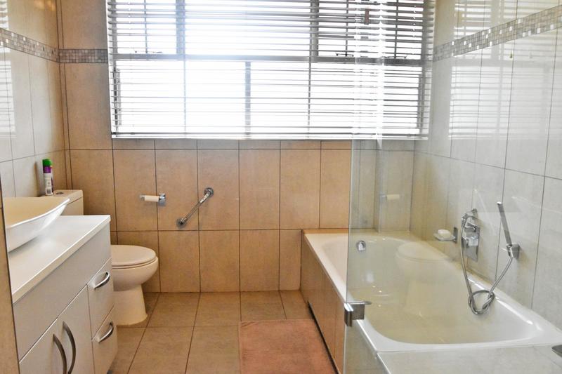 2 Bedroom Property for Sale in Melrose Gauteng