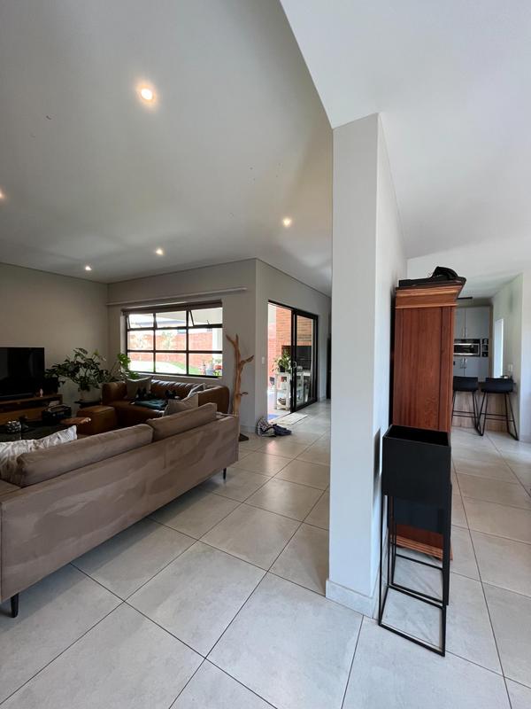 To Let 4 Bedroom Property for Rent in Lynnwood Gauteng