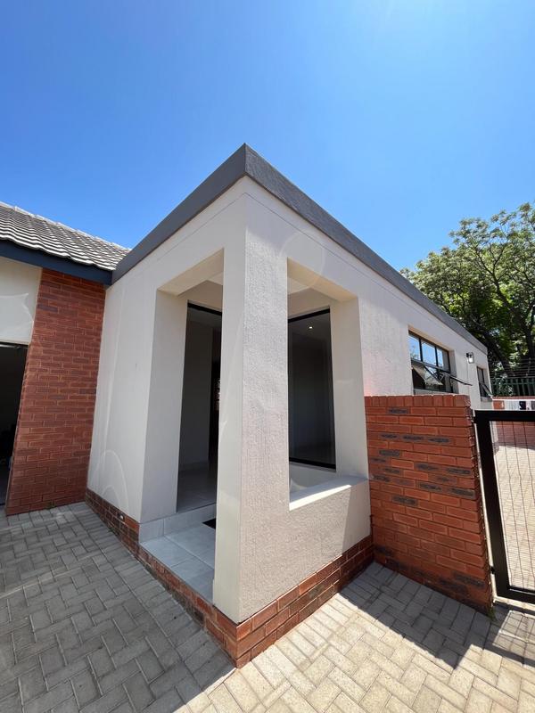 To Let 4 Bedroom Property for Rent in Lynnwood Gauteng