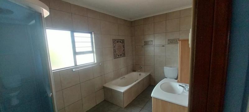 5 Bedroom Property for Sale in Kensington Gauteng