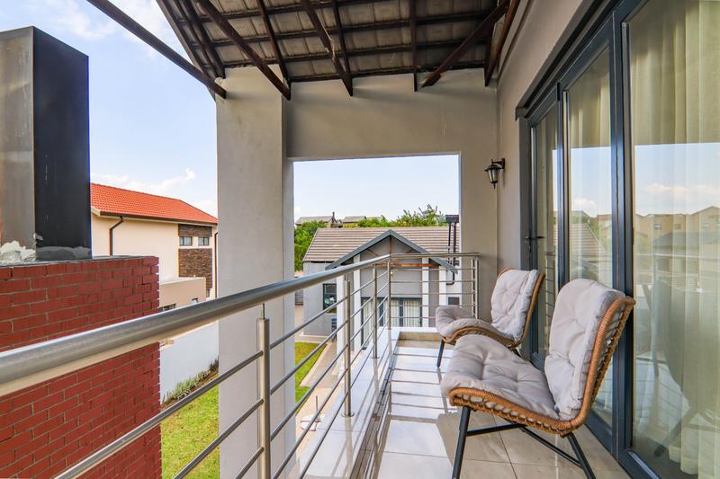 5 Bedroom Property for Sale in Copperleaf Estate Gauteng