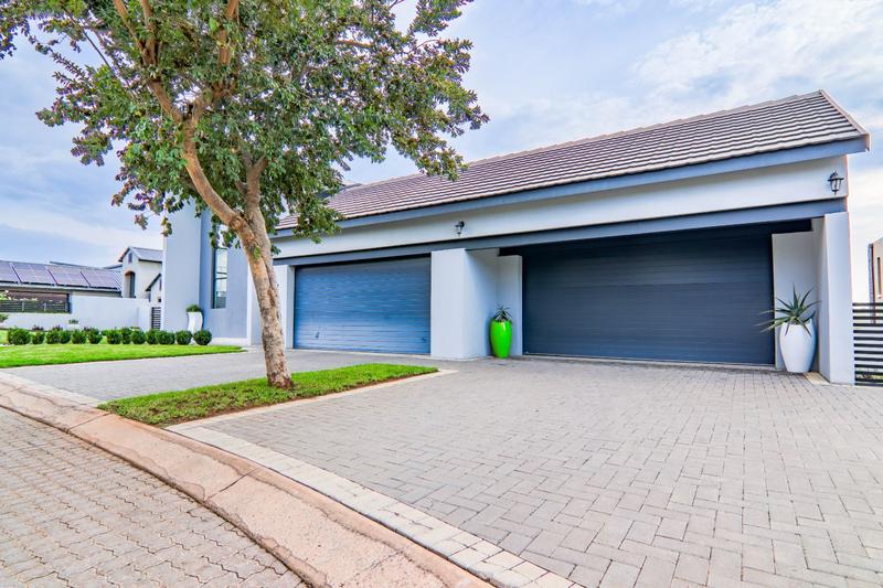 5 Bedroom Property for Sale in Copperleaf Estate Gauteng