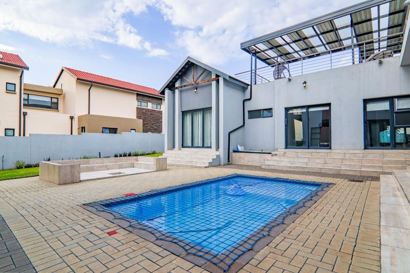 5 Bedroom Property for Sale in Copperleaf Estate Gauteng