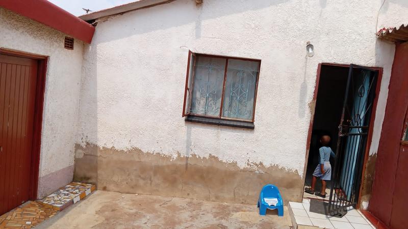 2 Bedroom Property for Sale in Jabavu Gauteng