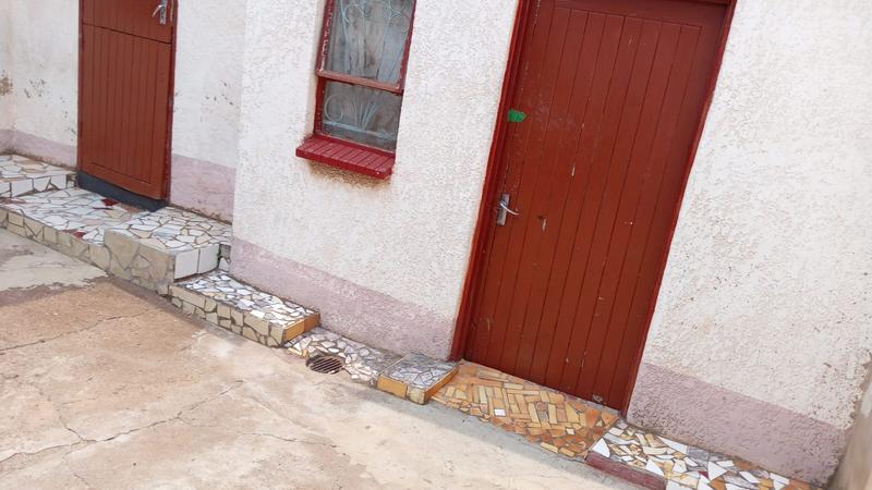 2 Bedroom Property for Sale in Jabavu Gauteng