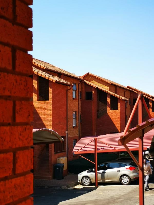 To Let 2 Bedroom Property for Rent in Castleview Gauteng