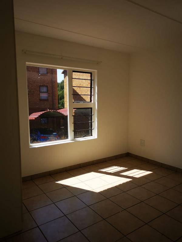 To Let 2 Bedroom Property for Rent in Castleview Gauteng