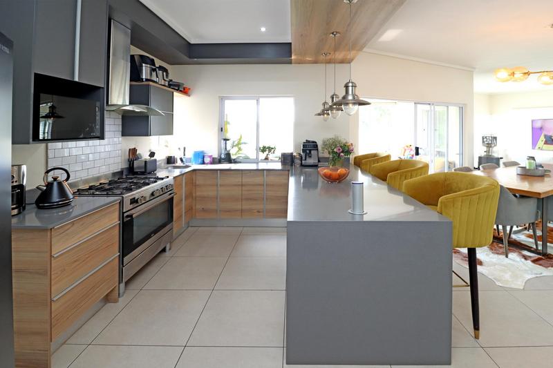 4 Bedroom Property for Sale in Midstream Ridge Gauteng