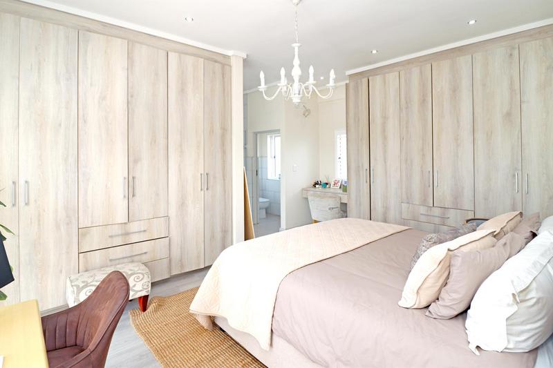 4 Bedroom Property for Sale in Midstream Ridge Gauteng