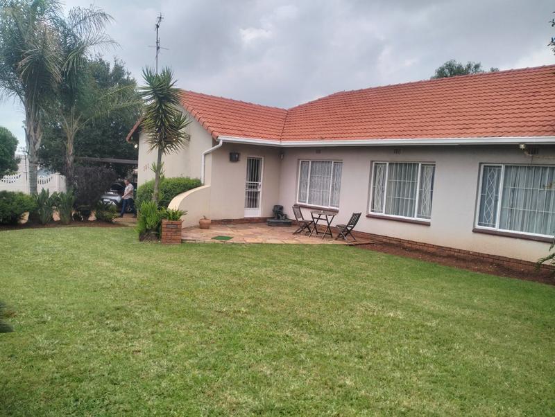 4 Bedroom Property for Sale in Noordheuwel Gauteng