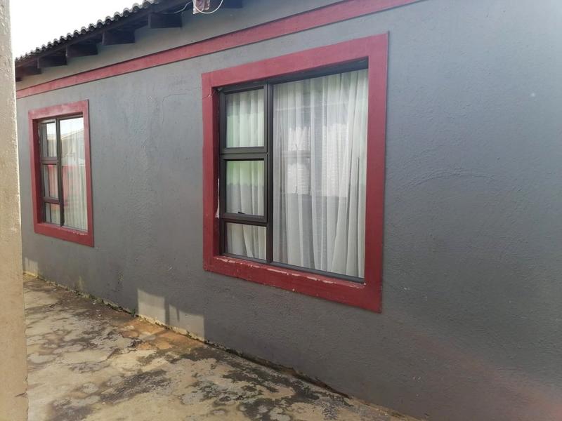 2 Bedroom Property for Sale in Bram Fischerville Gauteng