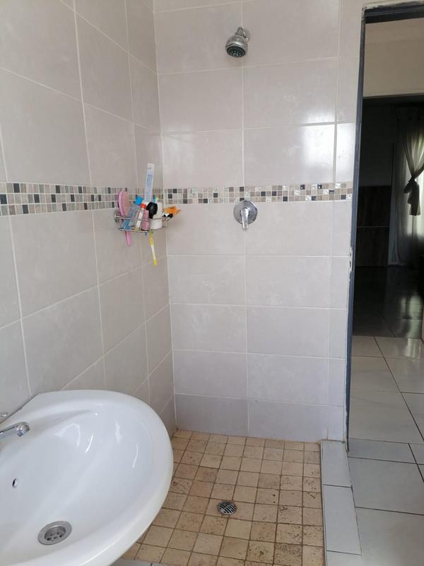 2 Bedroom Property for Sale in Bram Fischerville Gauteng