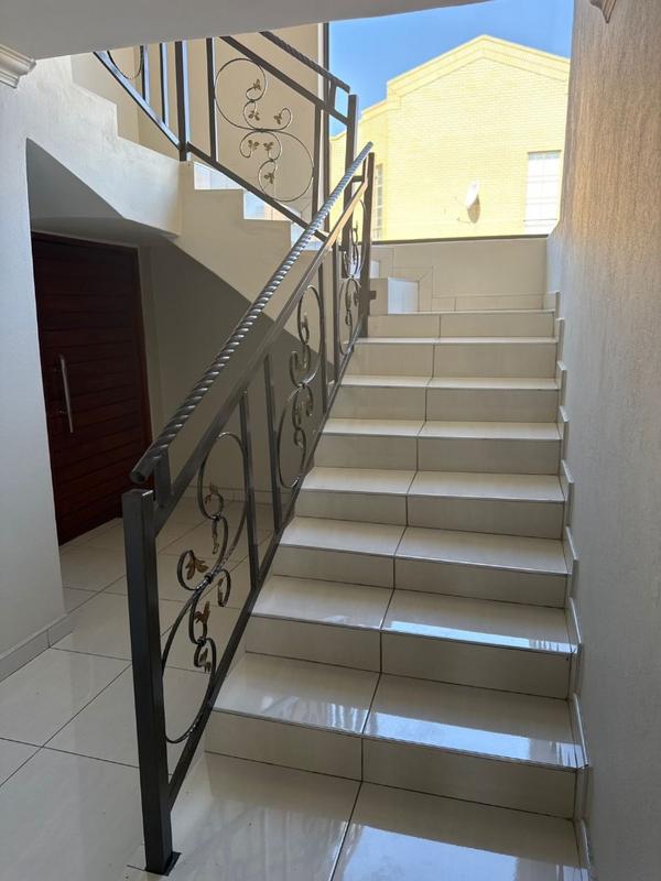 5 Bedroom Property for Sale in Van Riebeeck Park Gauteng