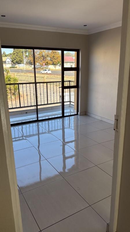5 Bedroom Property for Sale in Van Riebeeck Park Gauteng