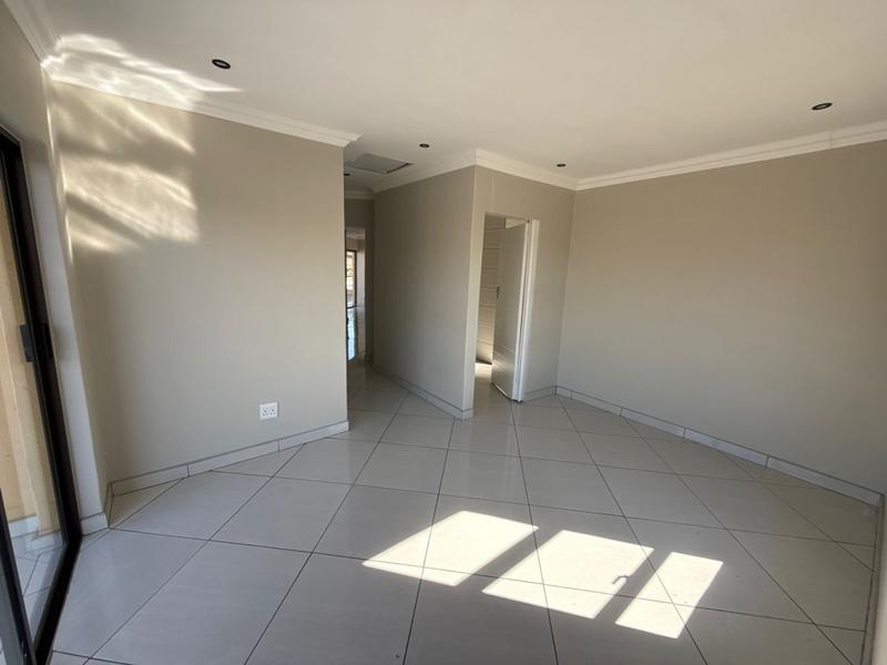 5 Bedroom Property for Sale in Van Riebeeck Park Gauteng