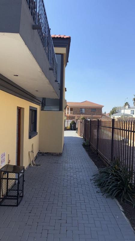 5 Bedroom Property for Sale in Van Riebeeck Park Gauteng