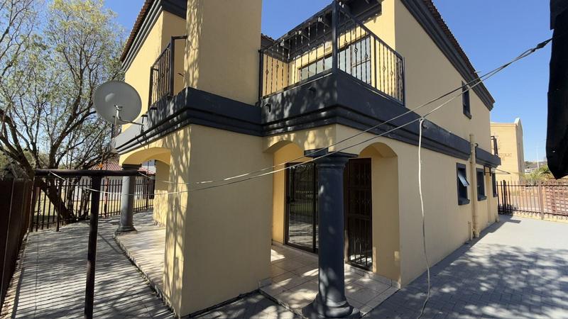 5 Bedroom Property for Sale in Van Riebeeck Park Gauteng