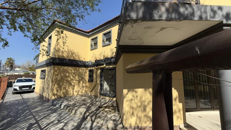 5 Bedroom Property for Sale in Van Riebeeck Park Gauteng