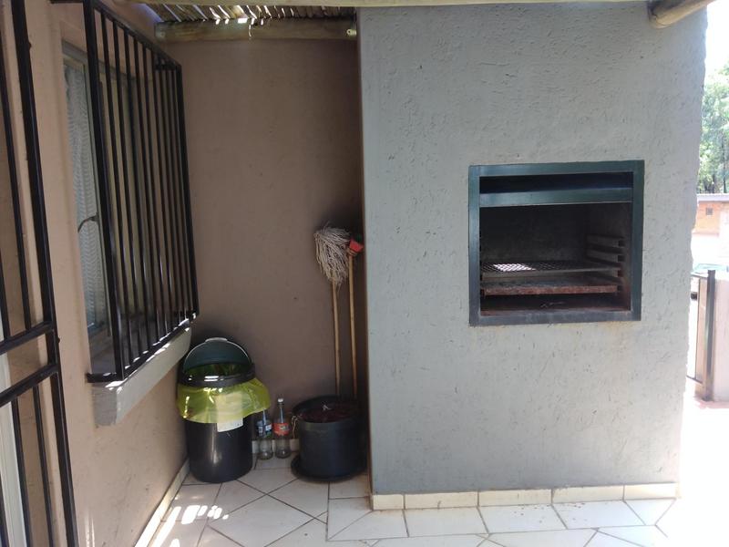 2 Bedroom Property for Sale in Theresa Park Gauteng