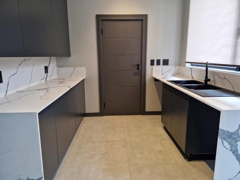 To Let 3 Bedroom Property for Rent in Lakefield Gauteng