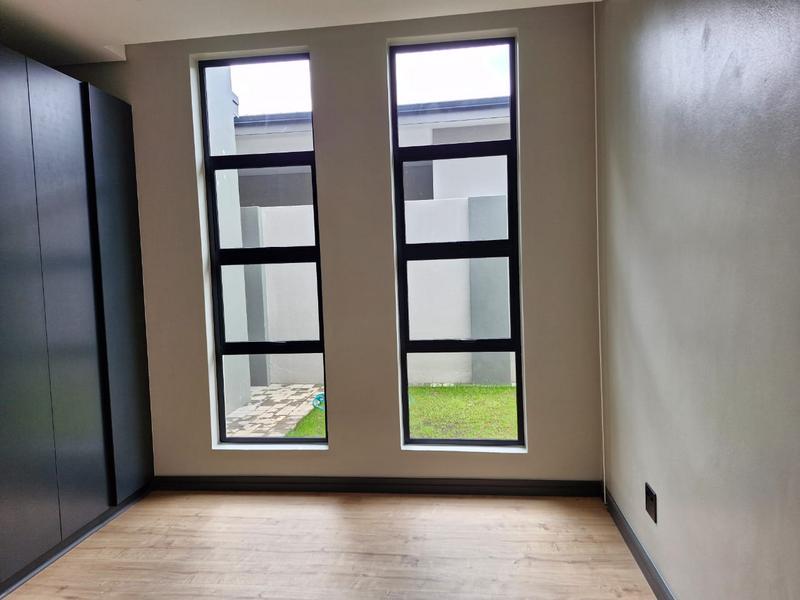 To Let 3 Bedroom Property for Rent in Lakefield Gauteng