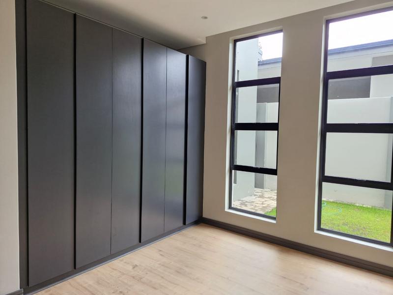 To Let 3 Bedroom Property for Rent in Lakefield Gauteng