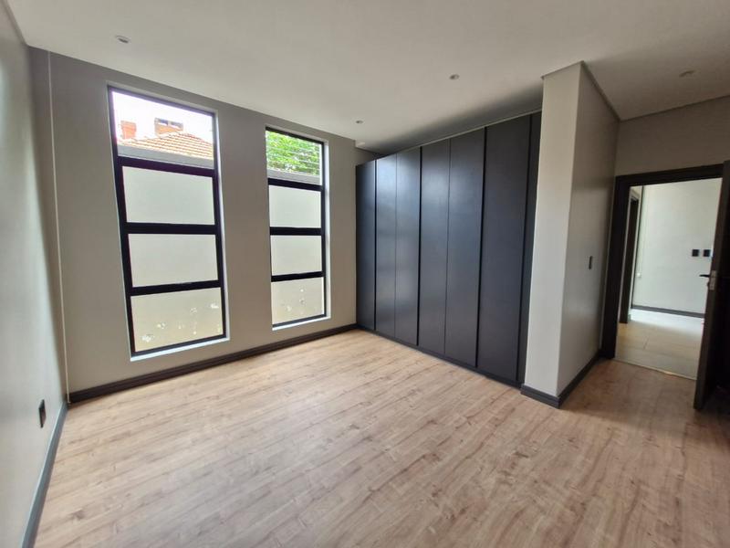 To Let 3 Bedroom Property for Rent in Lakefield Gauteng