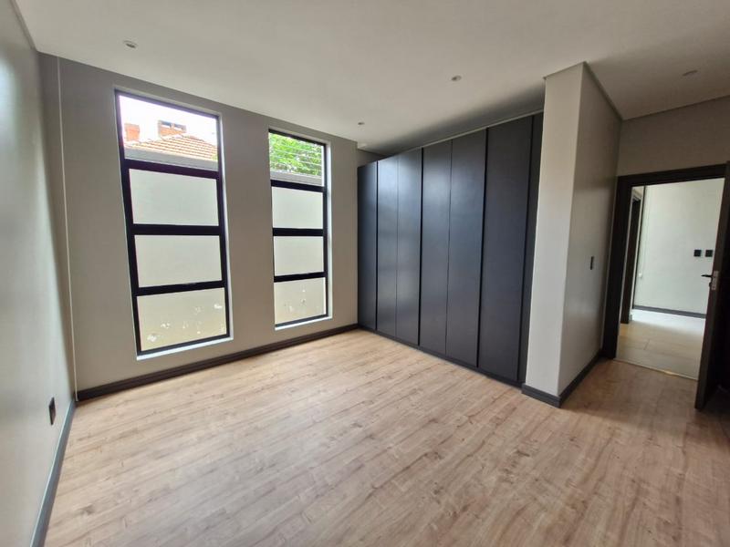 To Let 3 Bedroom Property for Rent in Lakefield Gauteng