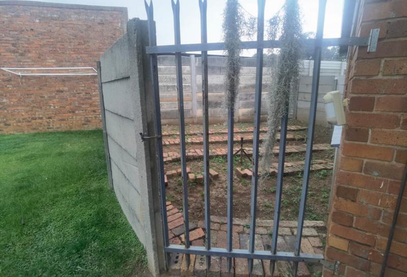 5 Bedroom Property for Sale in Strubenvale Gauteng