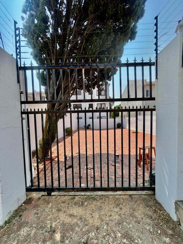 To Let 2 Bedroom Property for Rent in Wendywood Gauteng