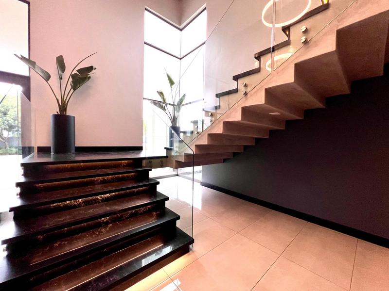5 Bedroom Property for Sale in Midstream Ridge Gauteng