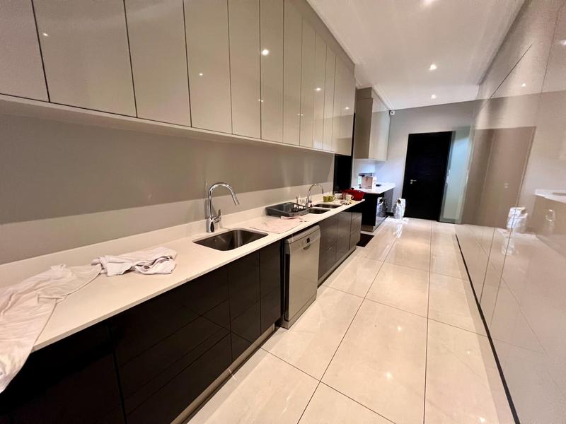 5 Bedroom Property for Sale in Midstream Ridge Gauteng