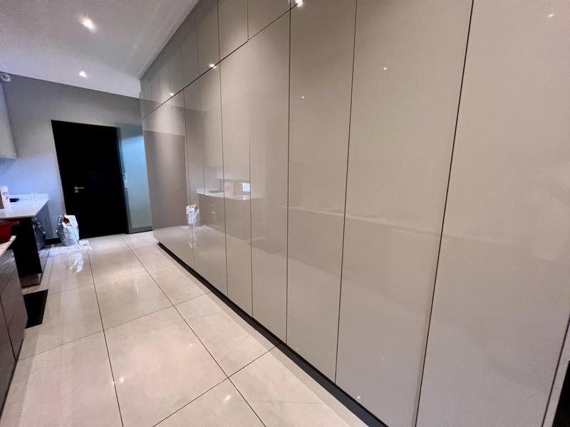5 Bedroom Property for Sale in Midstream Ridge Gauteng