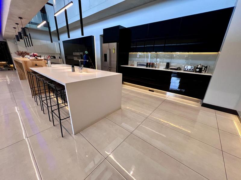 5 Bedroom Property for Sale in Midstream Ridge Gauteng