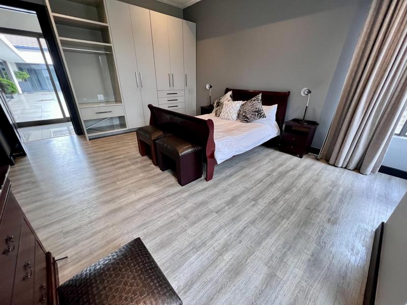 5 Bedroom Property for Sale in Midstream Ridge Gauteng
