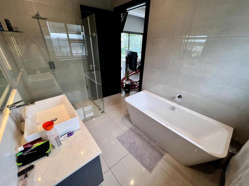 5 Bedroom Property for Sale in Midstream Ridge Gauteng