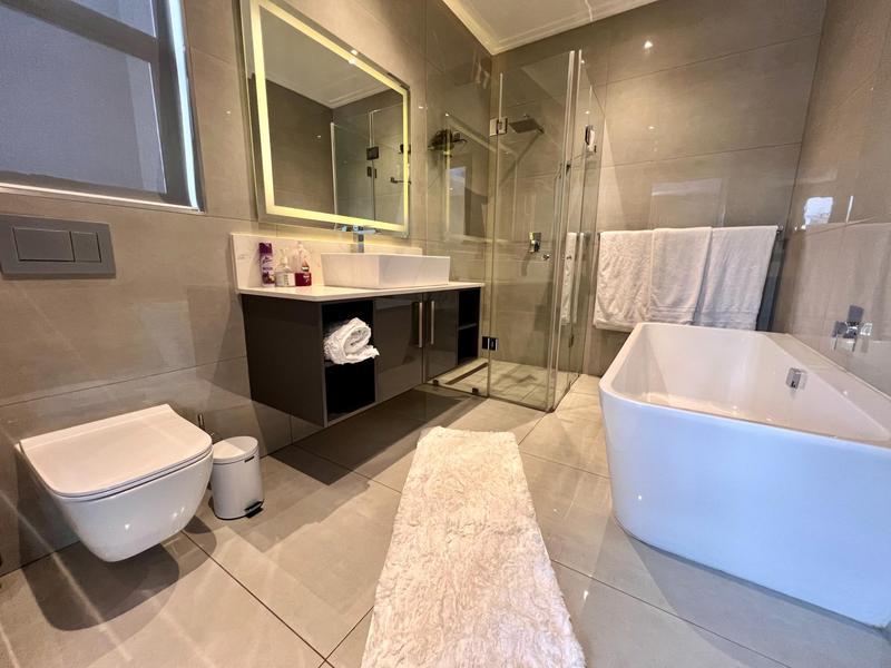 5 Bedroom Property for Sale in Midstream Ridge Gauteng